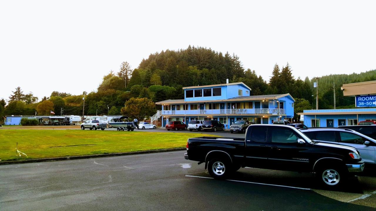 Winchester Bay Inn Reedsport Exterior photo